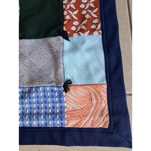 VINTAGE HANDMADE PATCHWORK QUILT 76 X 66 - Picture 9 of 9